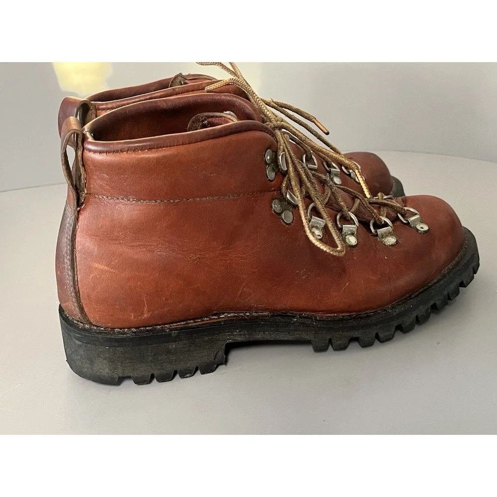 Vtg Danner Mountain light Hiking Boots Men's Size 8 B Leather Vibram - Nice!